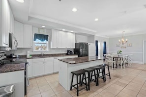 Fridge, microwave, oven, stovetop - 8BR | Sleeps 16 | Pool | Steps To The Beach | 400B (North Myrtle Beach)