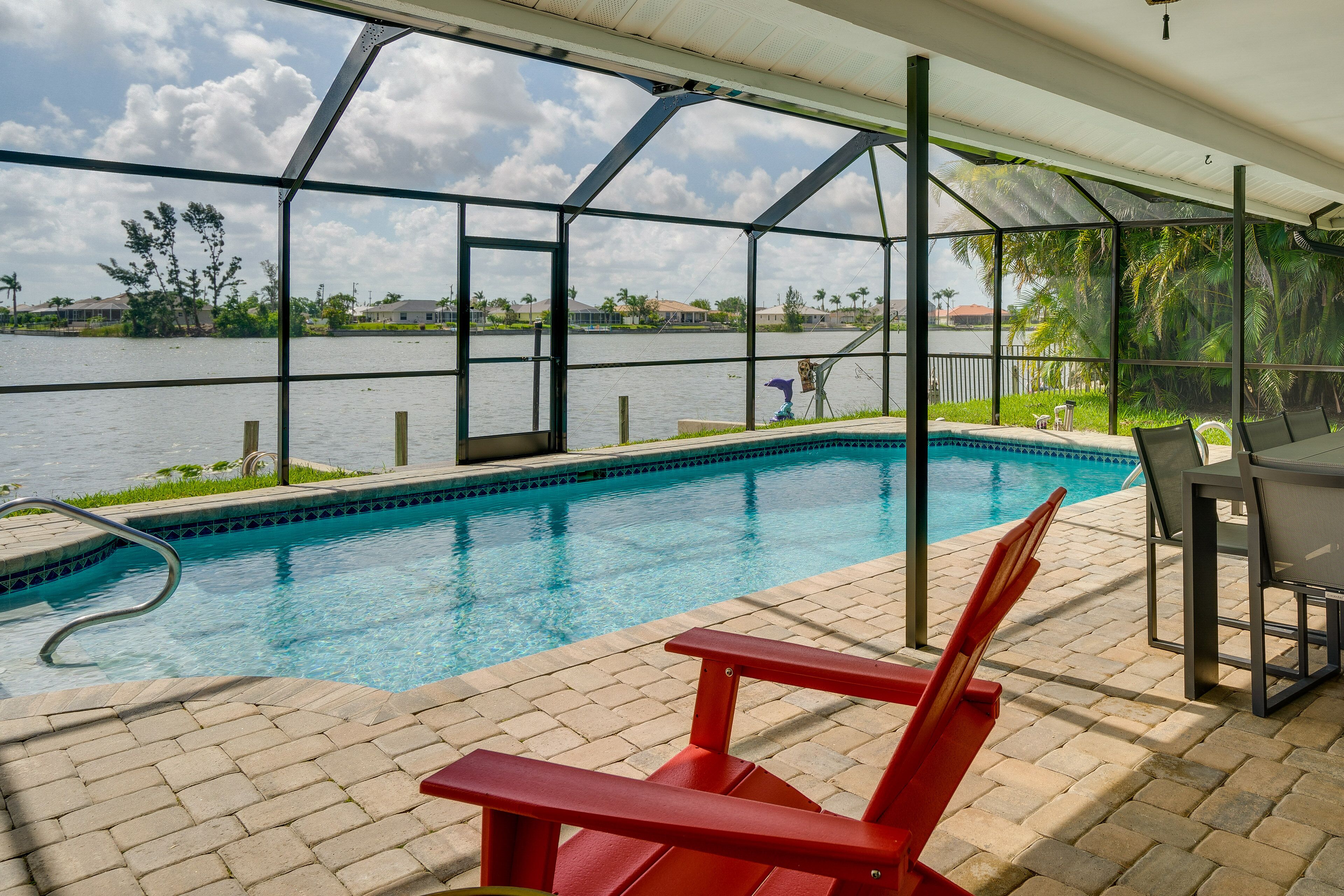 Lakefront Cape Coral Oasis w/ Kayaks & Pool!
