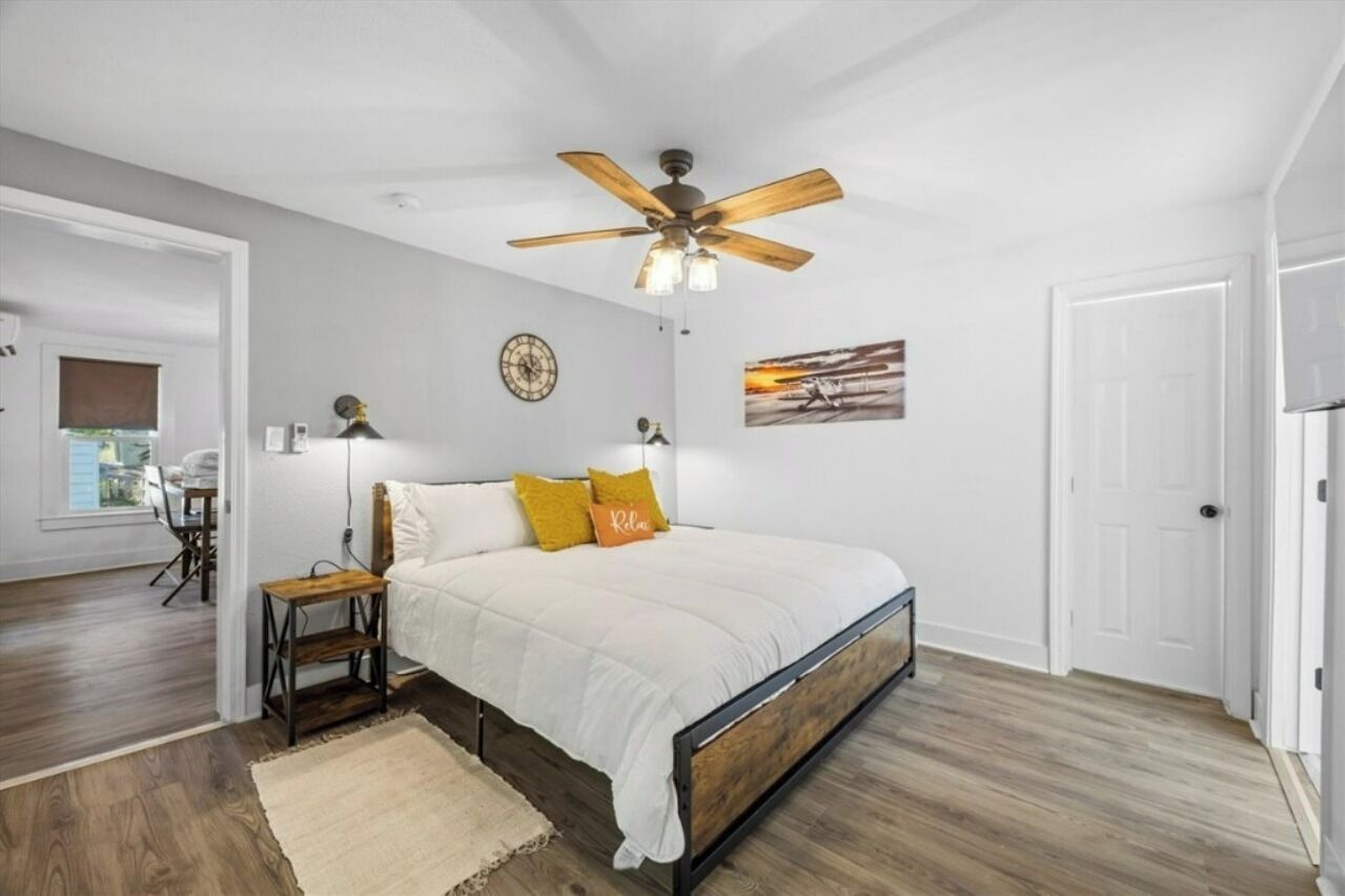 3 habitaciones, escritorio, tabla de planchar con plancha y wifi 