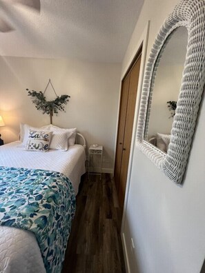 4 bedrooms, desk, iron/ironing board, free WiFi