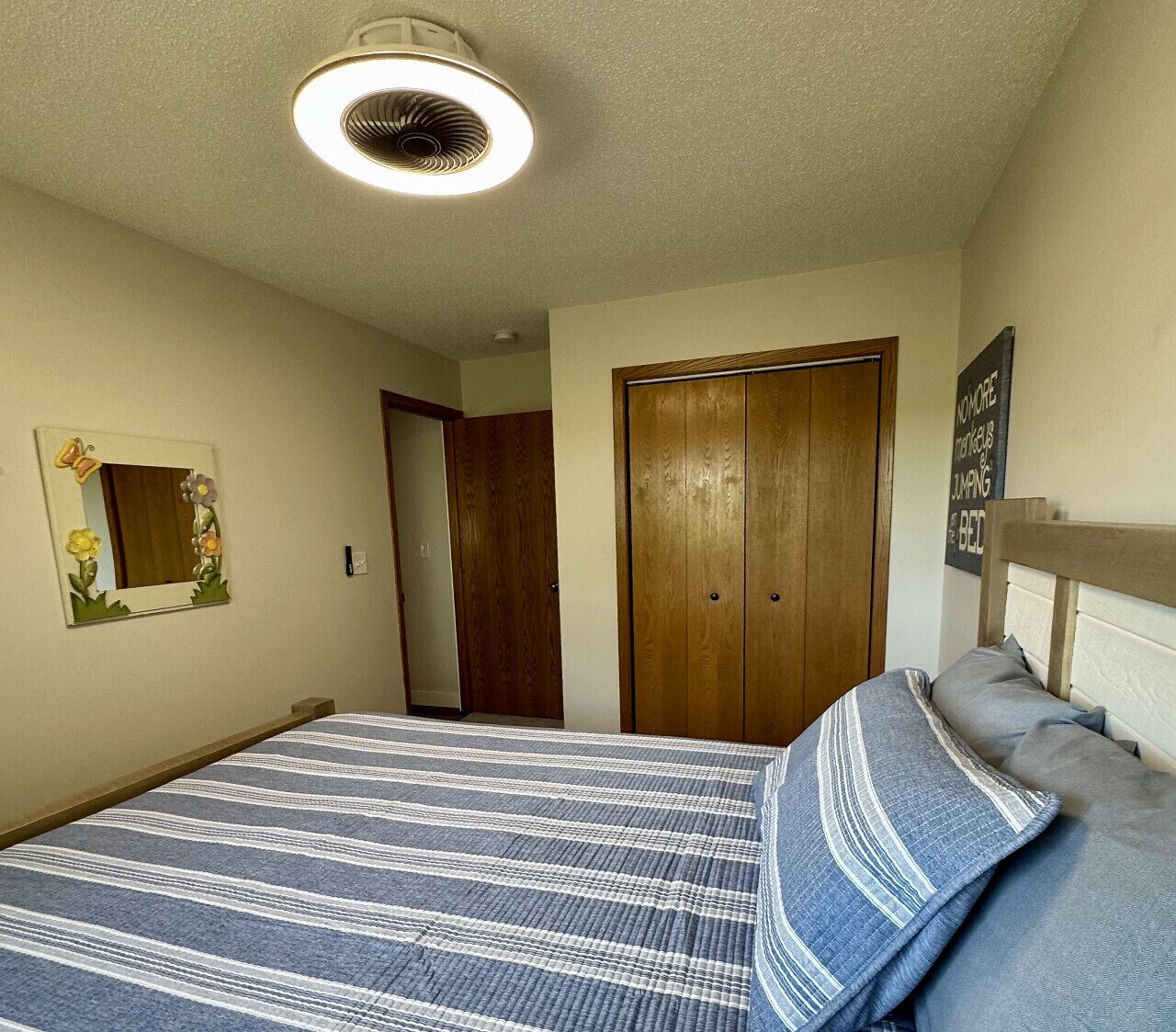 4 chambres, bureau, fer et planche à repasser, accès au Wi-Fi (inclus)