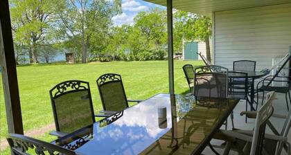 Marion Lake Lodge: With Wakesurf & Pontoon boats!