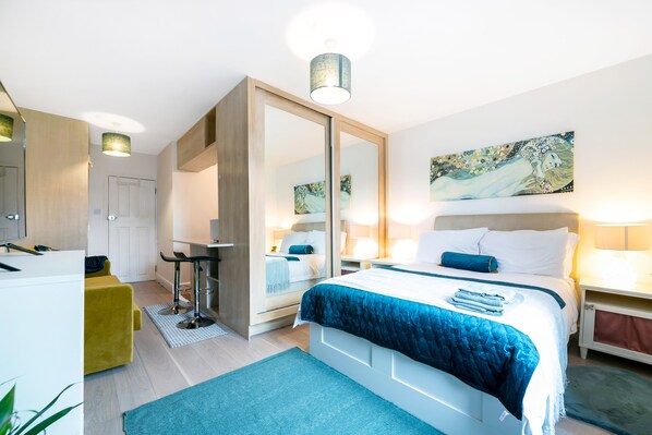 1 bedroom, WiFi - Spacious Studio flat in London (London)