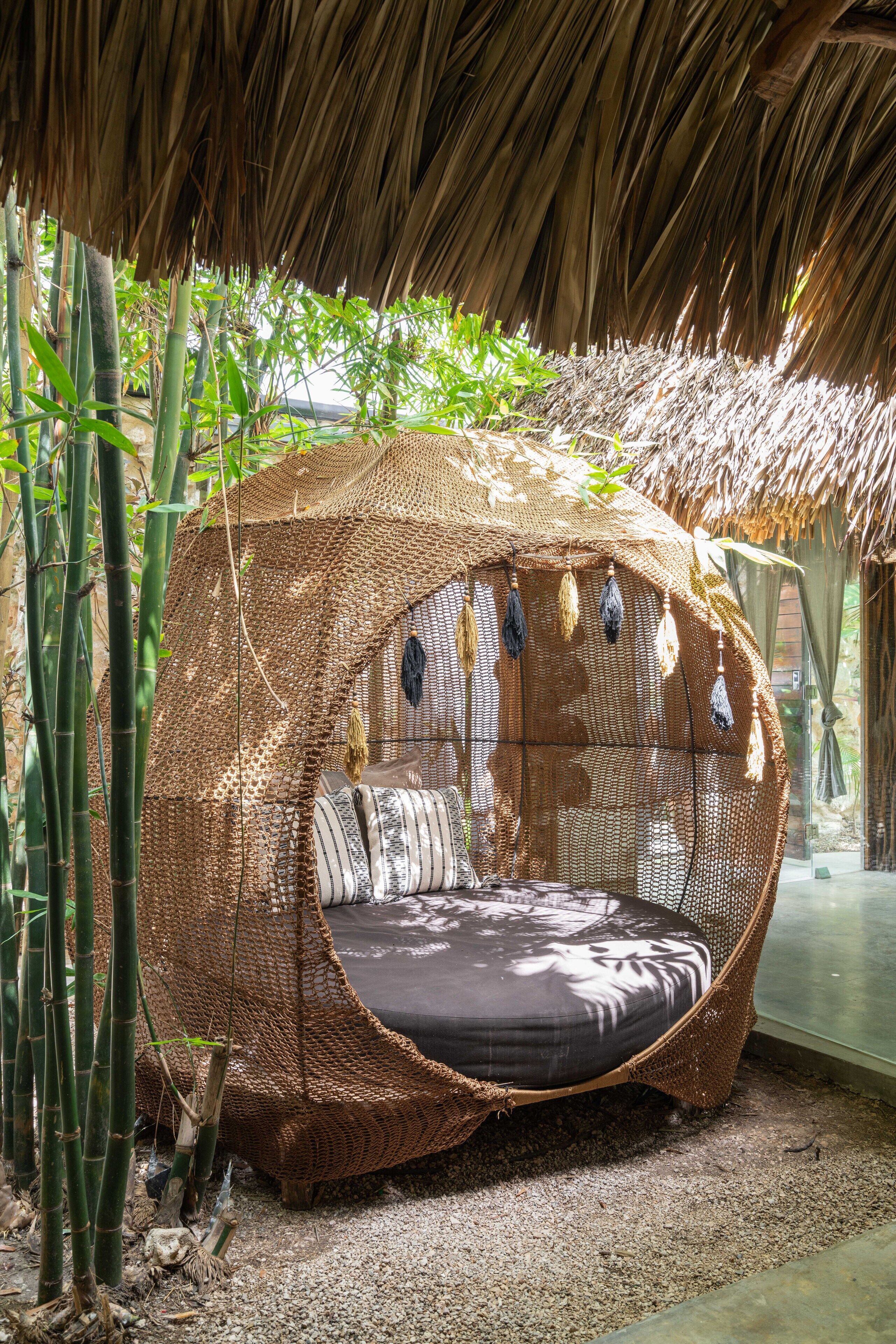 المنطقة المحيطة بالمنشأة