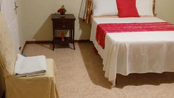House | 2 bedrooms, iron/ironing board, free WiFi, bed sheets