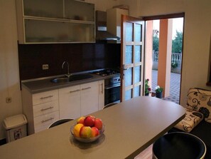 Fridge, microwave, oven, stovetop - Angelo's Apartments - One Bedroom Apartment with Terrace (Zadar)