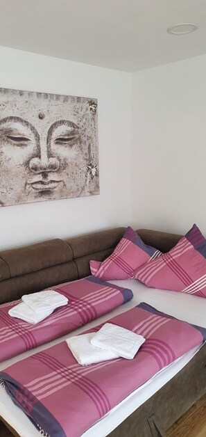 2 bedrooms, free WiFi, bed sheets, wheelchair access