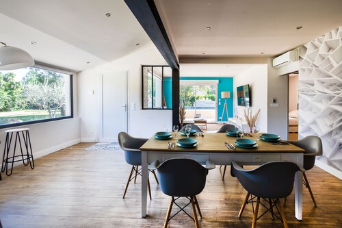 Villa CARLA: Maison de campagne contemporaine avec piscine privée