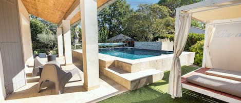 屋外プール、温水プール