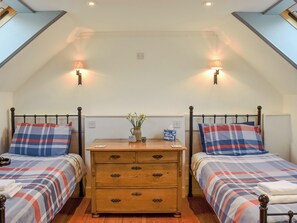 2 bedrooms, free WiFi, bed sheets - The Old Butcher's Shop (Wereham, near King&rsquo;s Lynn)