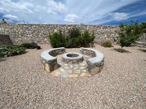 Property grounds - Purple Sage Garden Retreat (Las Cruces)