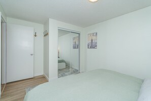2 slaapkamers, een bureau, reisbedje, gratis wifi