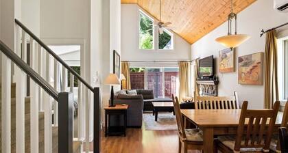 Fairwinds Cottage - Vancouver Island Getaway
