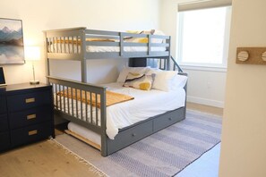 3 bedrooms, iron/ironing board, travel crib, free WiFi