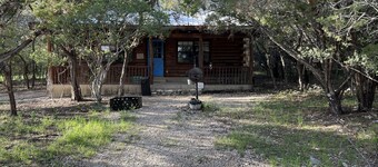 Newly Renovated Rustic Cabin at the Frio