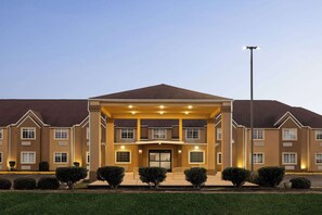 Exterior - Days Inn By Wyndham Jackson Downtown (Jackson)