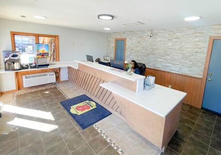 Super 8 By Wyndham Pigeon Forge Downtown - Image 1