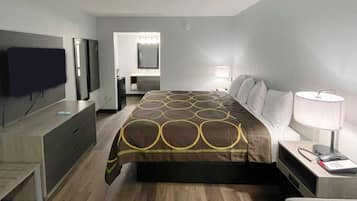 Room, 1 King Bed, Non Smoking | Desk, free WiFi