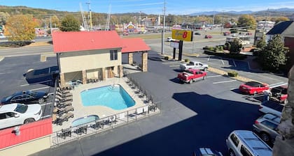 Super 8 By Wyndham Pigeon Forge Downtown