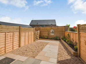 Property grounds - The Hayloft - UK40092 (Raglan)