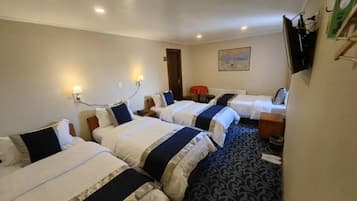Executive Quadruple Room | Free WiFi, bed sheets