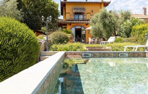 Pool - Awesome home in Comeana with private swimming pool, can be inside or outside (Comeana)