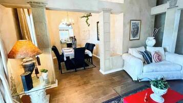 Téléviseur connecté, foyer