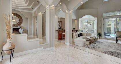 Private heated pool, Luxury Mediterranean Mansion sleeps 16