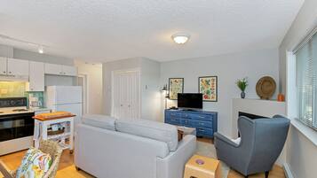 Télévision, cheminée