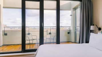 2 bedrooms, premium bedding, individually decorated