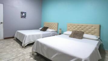 Kamar Standar | Didekorasi berbeda-beda dan dilengkapi dengan perabotan berbeda-beda