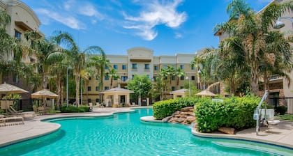 1 Bedroom | Heated Outdoor Pool + Free Breakfast