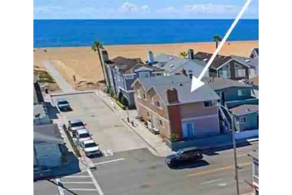 Seaside Retreat, one row from the sand