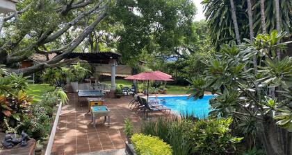 Bienteveo House 15 min from Cuernavaca/Weekly and monthly discount available!