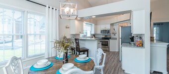 Southern Charm- Spacious Townhome Close to UK