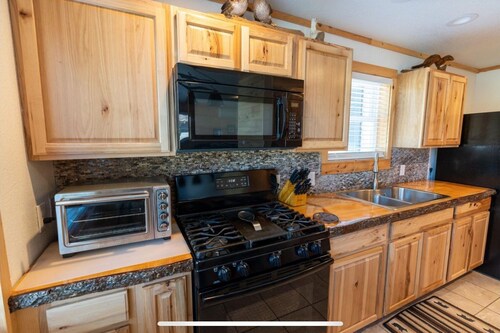 3 bedroom Lakeside Home Embden Pond