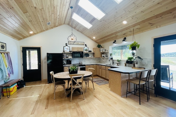 Frigorífic, microones, forn i placa de cuina