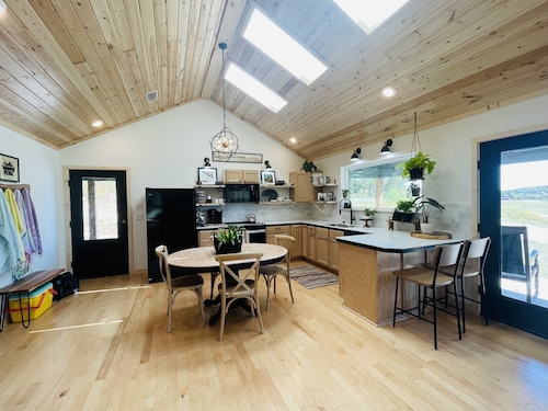 Modern Cabin w/Pool and Hot Tub!