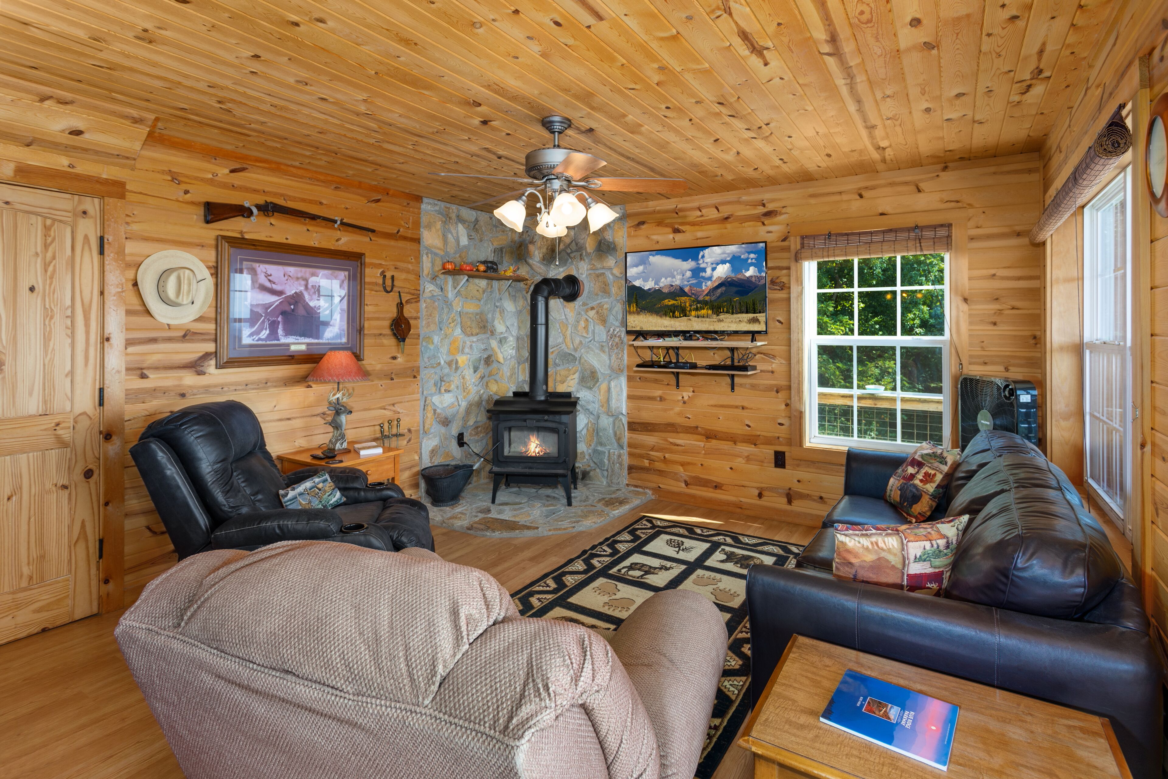 Three-level Cabin With Mountain Views - Boone, NC