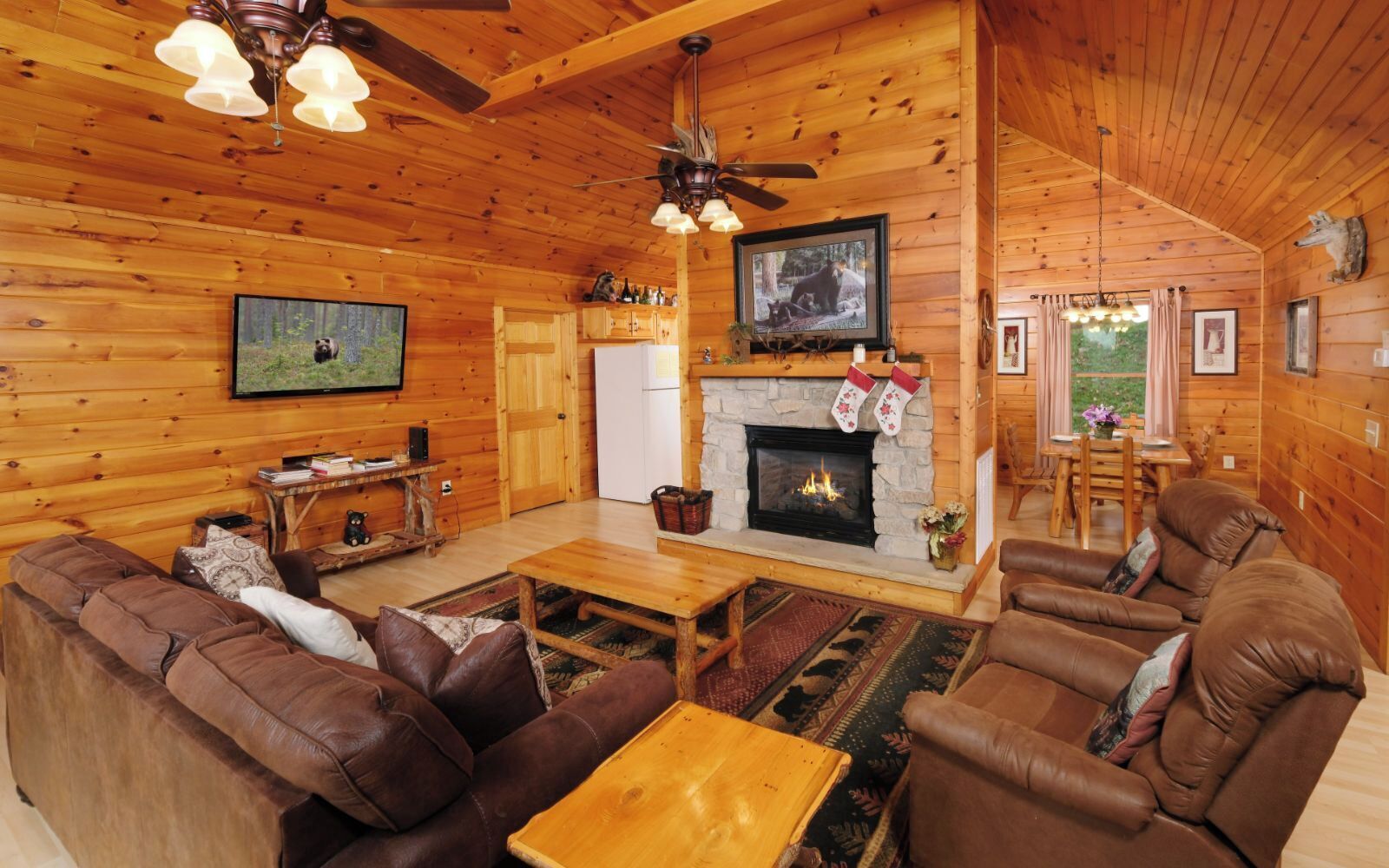 Smart TV, fireplace