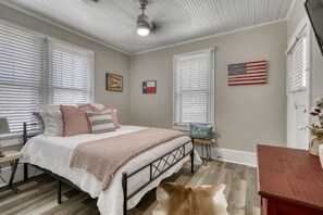 2 bedrooms, desk, iron/ironing board, travel cot