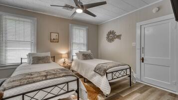 2 bedrooms, desk, iron/ironing board, travel crib