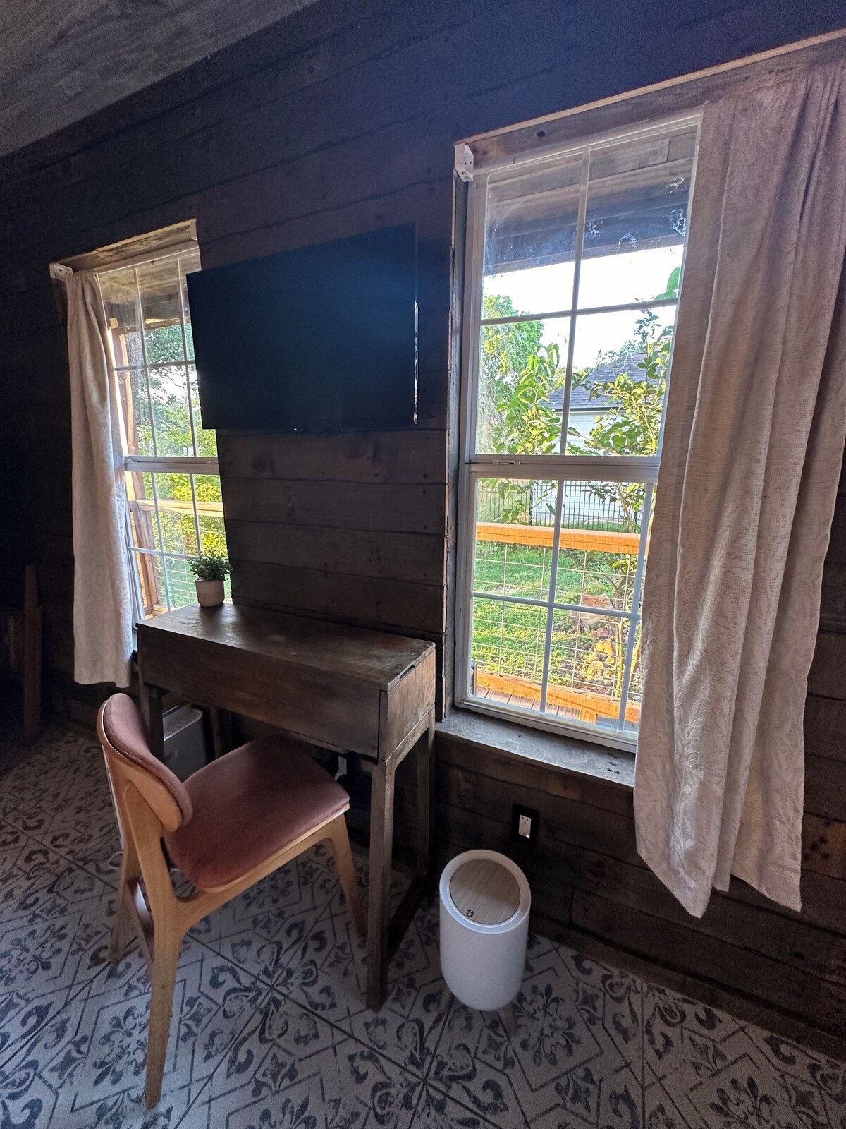 Photo 6 of Cozy inner-loop guest house. A city retreat!