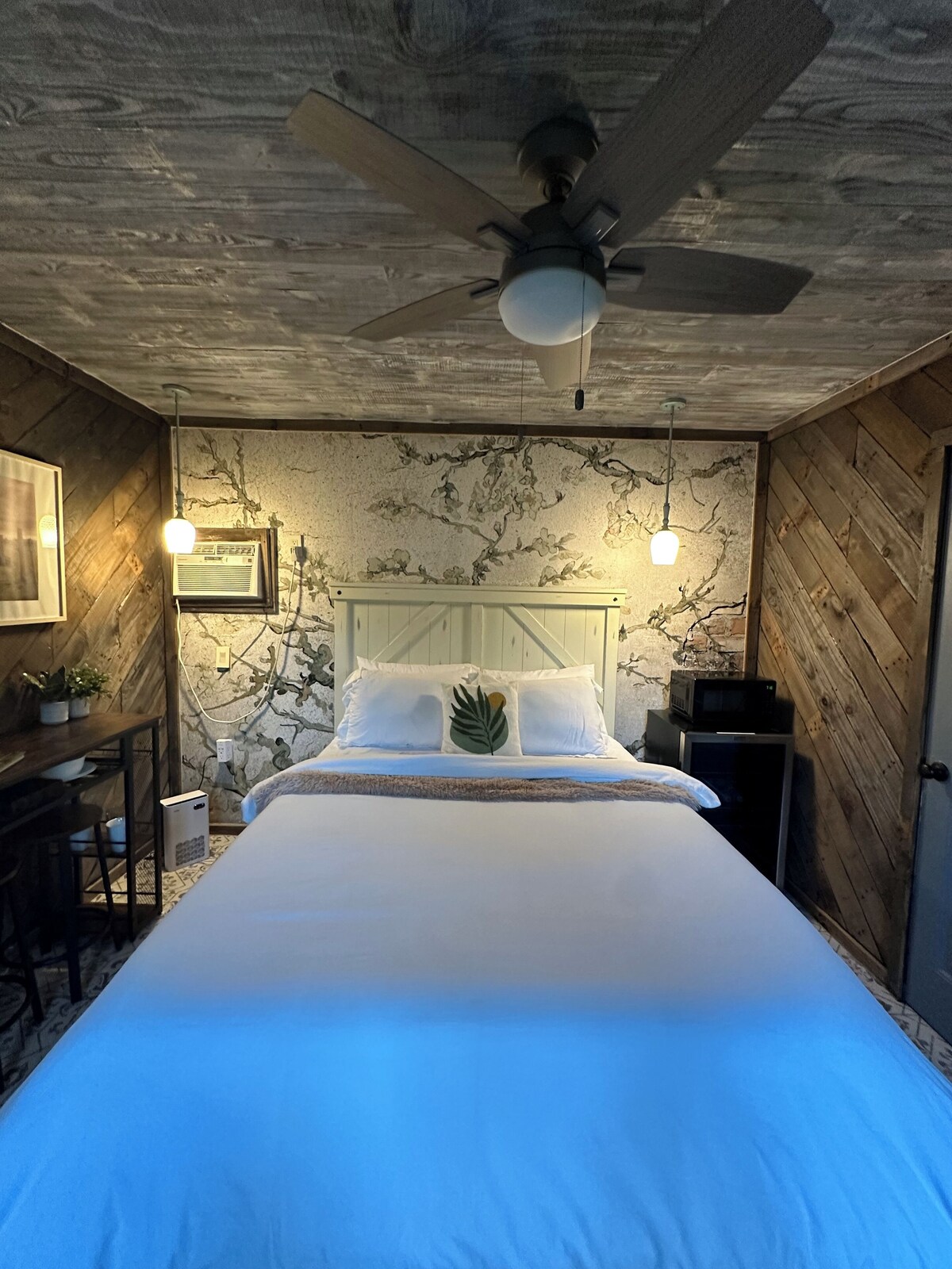 Photo 7 of Cozy inner-loop guest house. A city retreat!