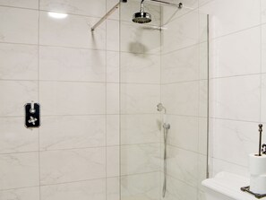 Towels - 3 bedroom accommodation in Westward, near Wigton (Westward, near Wigton)