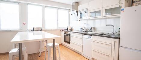 Fridge, microwave, oven, dishwasher