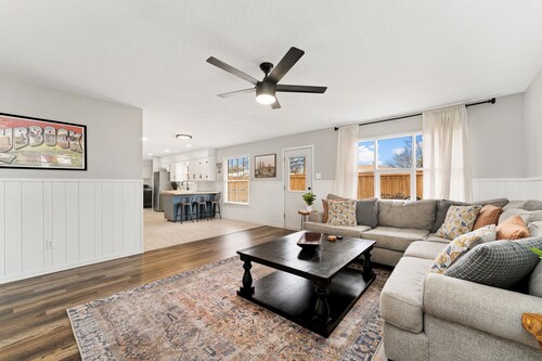 The Matador-4BR Getaway Near TTU-Pet Friendly!