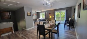 Televisie en een open haard