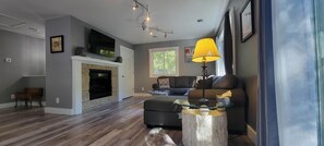 Televisie en een open haard