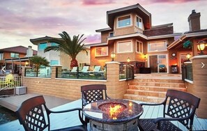 Outdoor dining - WATERFRONT home in Spring Valley Lake.  (Victorville)